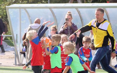 Plezier en enthousiasme op het Fortis schoolkorfbaltoernooi!